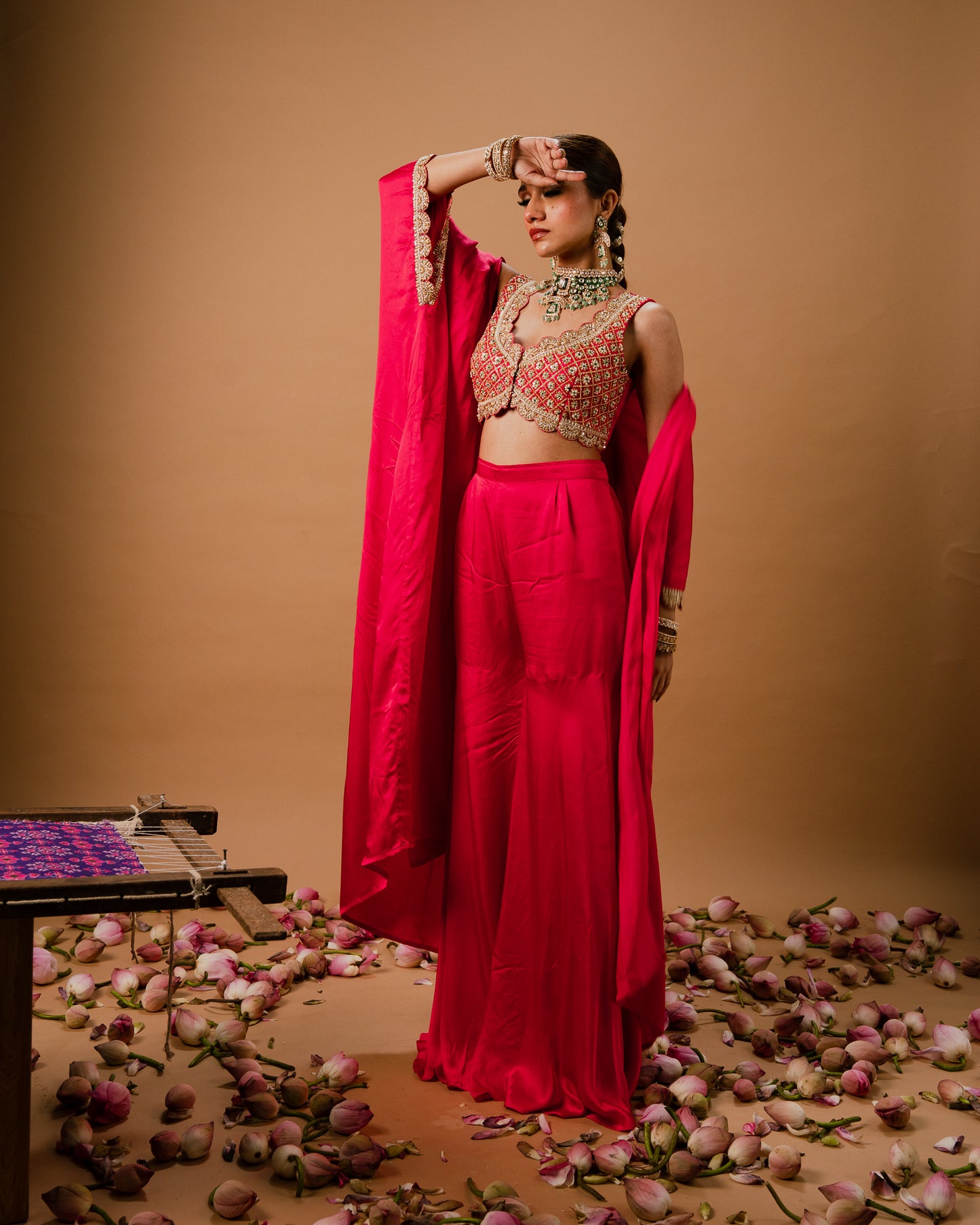 EMBROIDERED CAPE SET