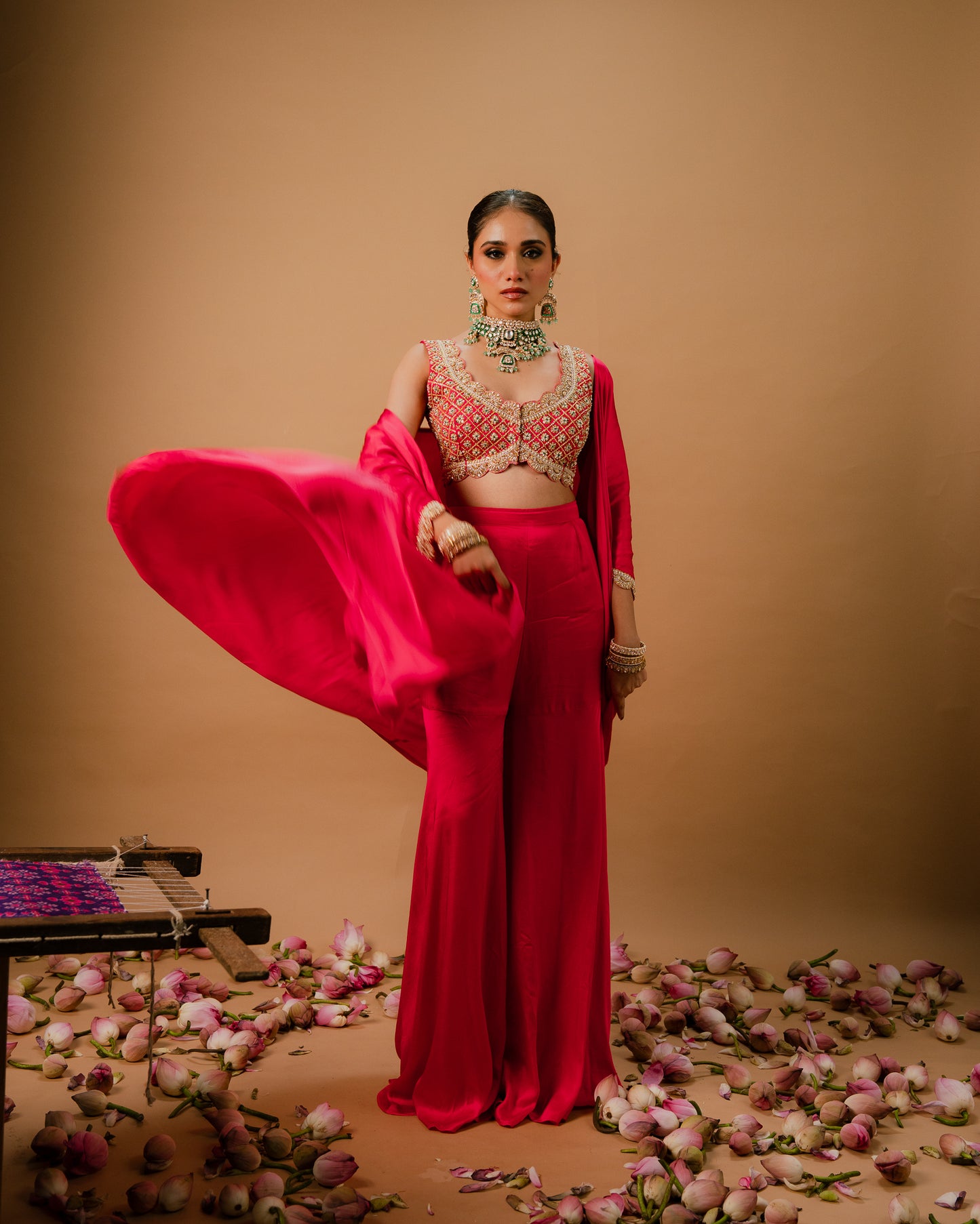 EMBROIDERED CAPE SET