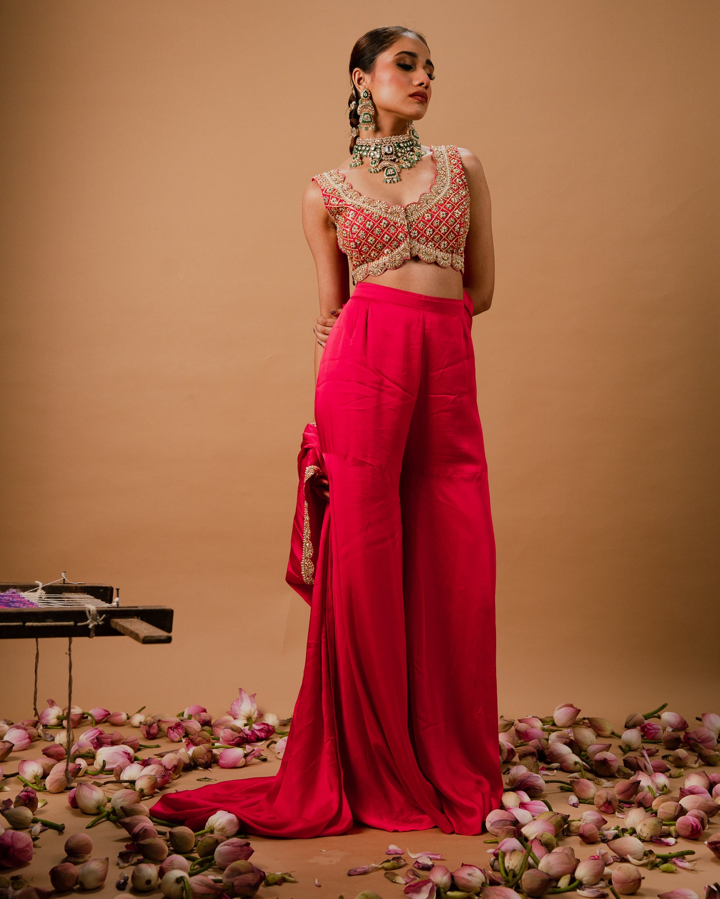 EMBROIDERED CAPE SET