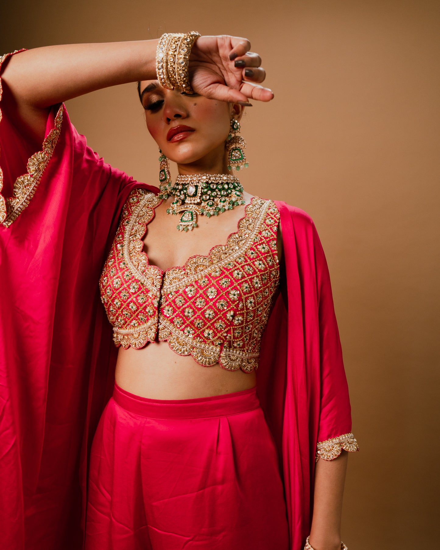 EMBROIDERED CAPE SET